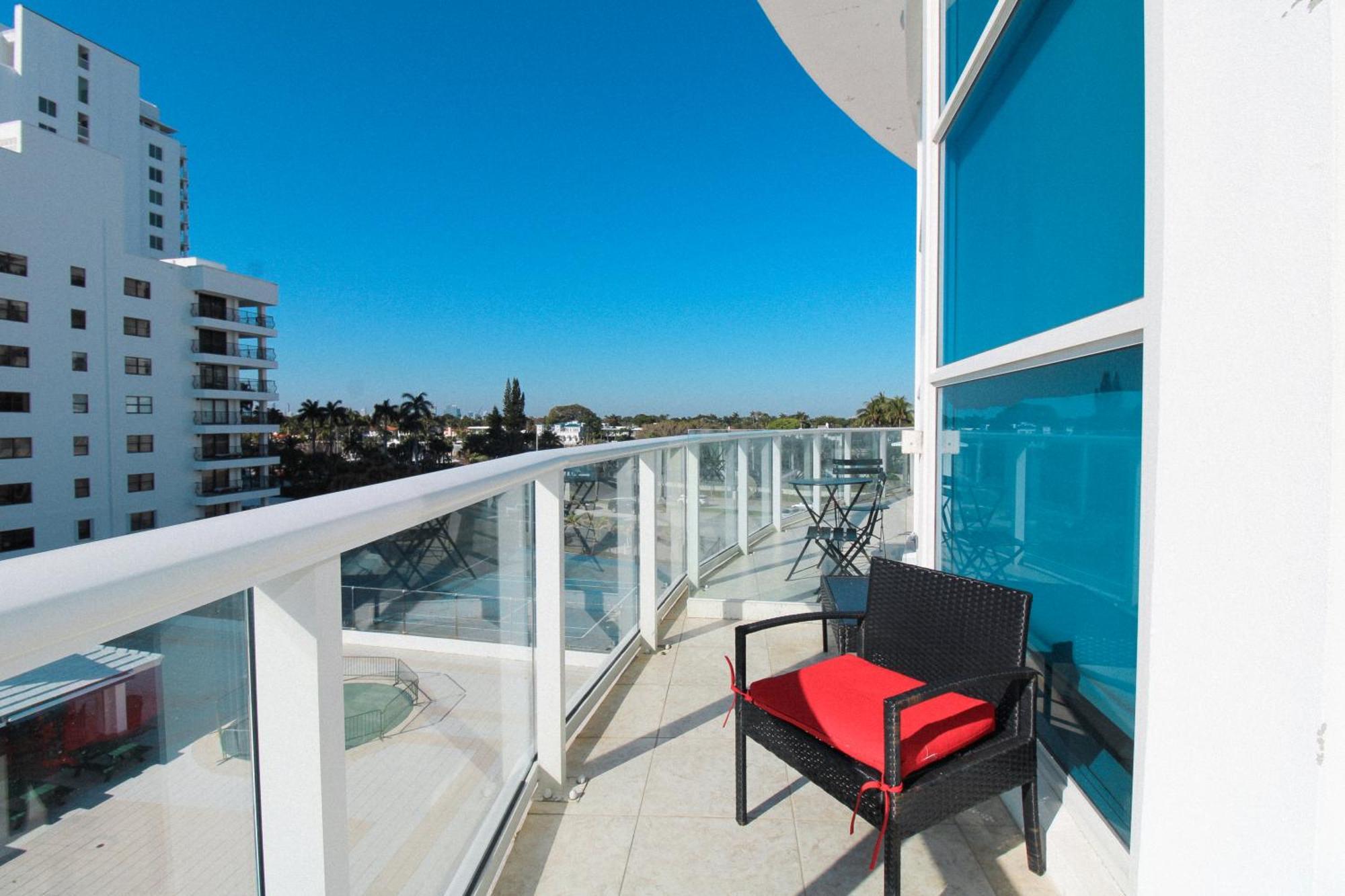 הוילה מיאמי ביץ' Castle M16 Oceanview Loft With Beach Access, Pool, Tennis And Free Parking! מראה חיצוני תמונה